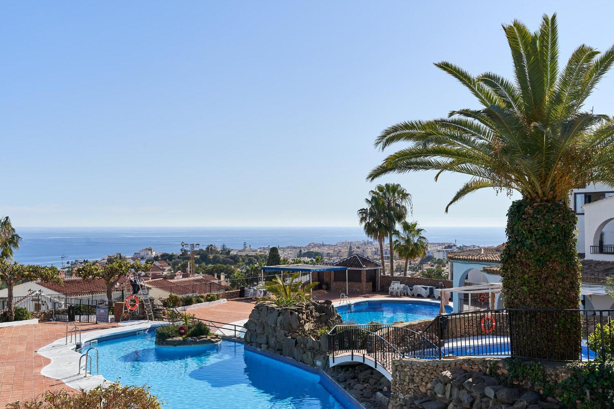 Capistrano Village, Casa Halo