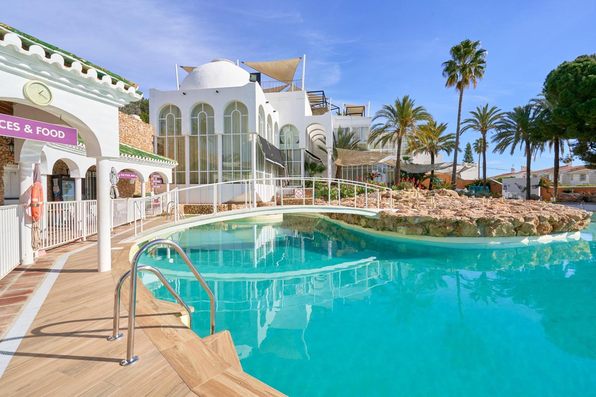 Casa Con Bellas Vistas Sobre La Bahia De * Nerja
