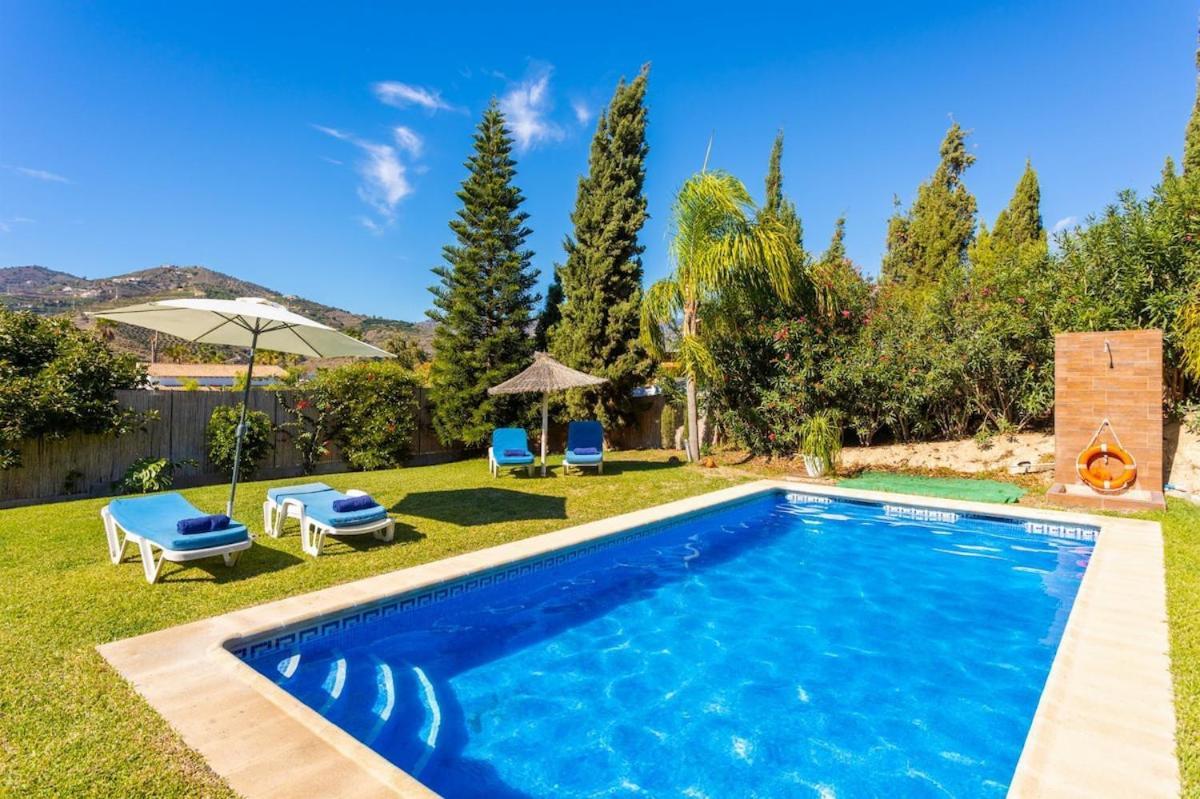 In Big Garden Fantastic Pool Villa *