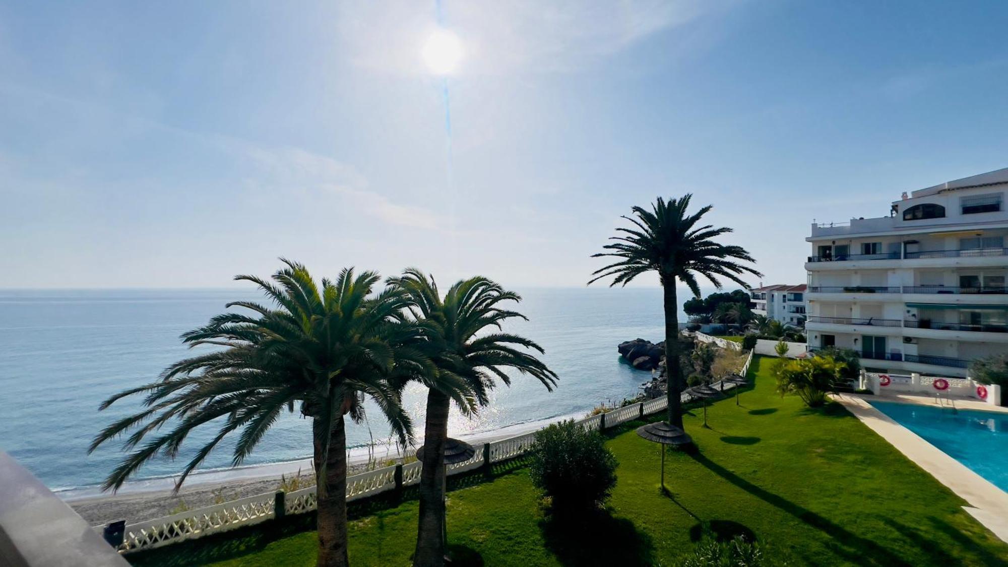 Acapulco Playa Beautiful Seaview Apartment Nerja