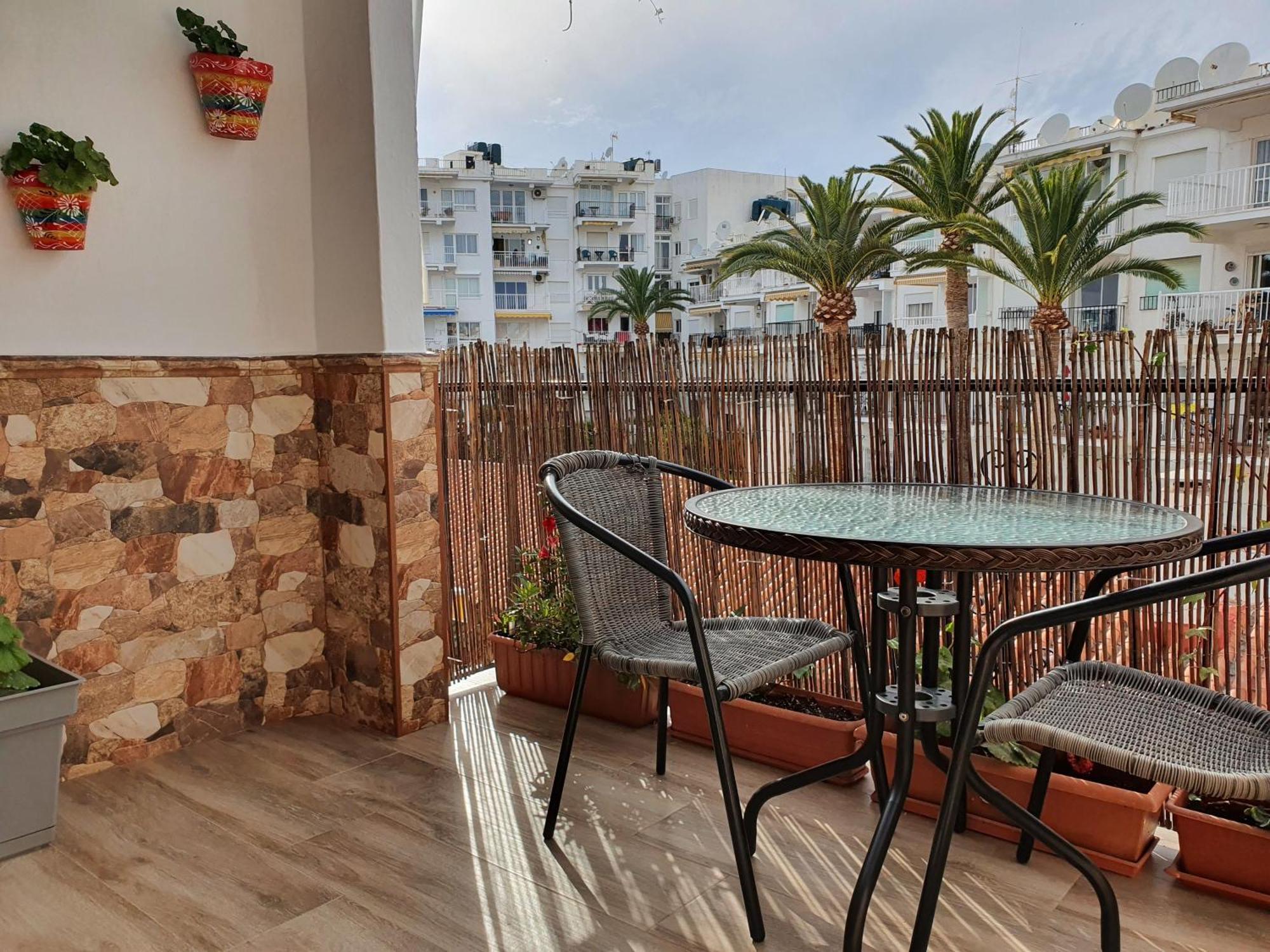 In Mit Terrasse Nerja