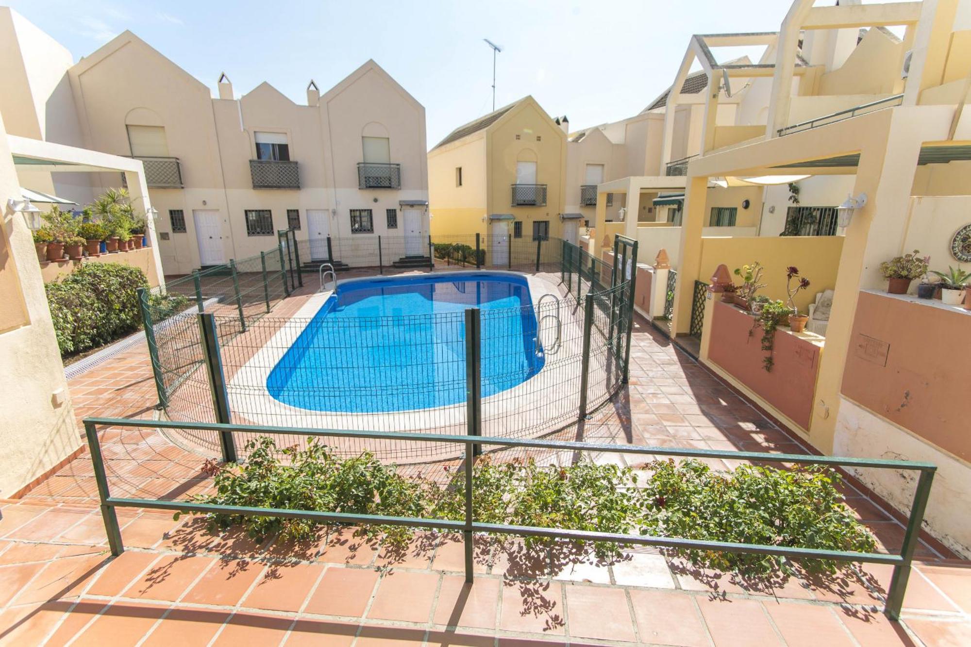 Vakantiehuis Canovas Nerja - Antali Villas Con Piscina En Zona Parador Nerja *