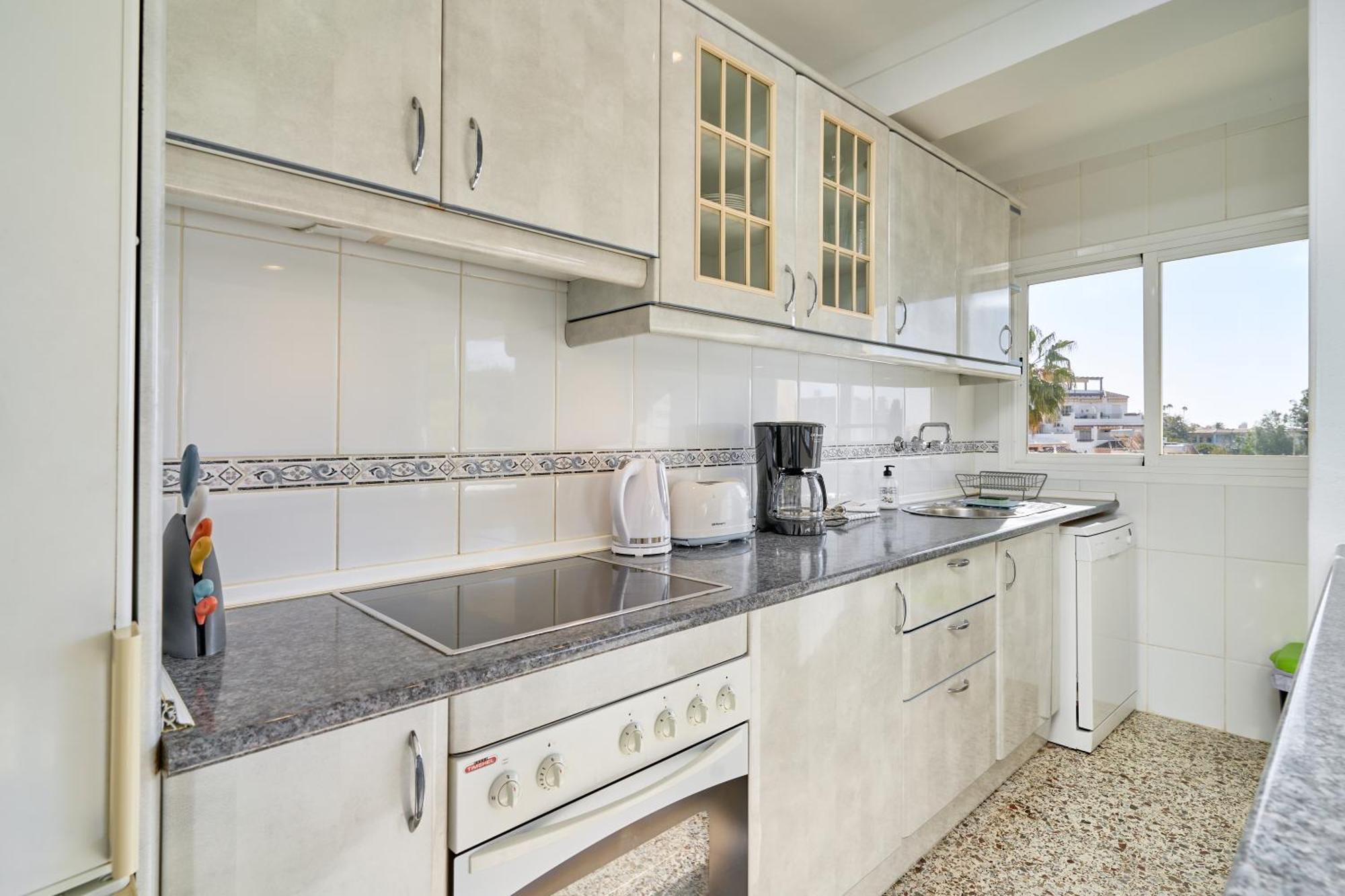 Bright And Spacious 2 Bed Apartment Nerja