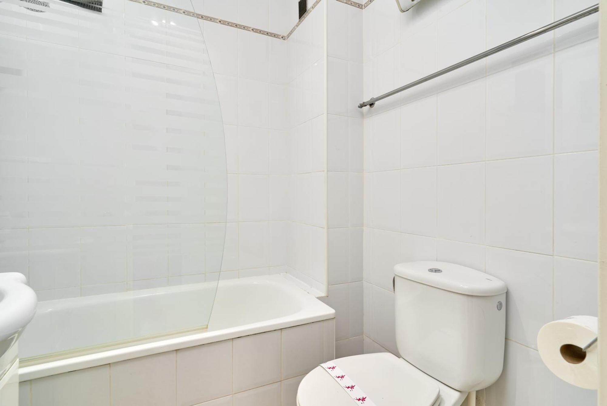 Bright And Spacious 2 Bed Appartement *