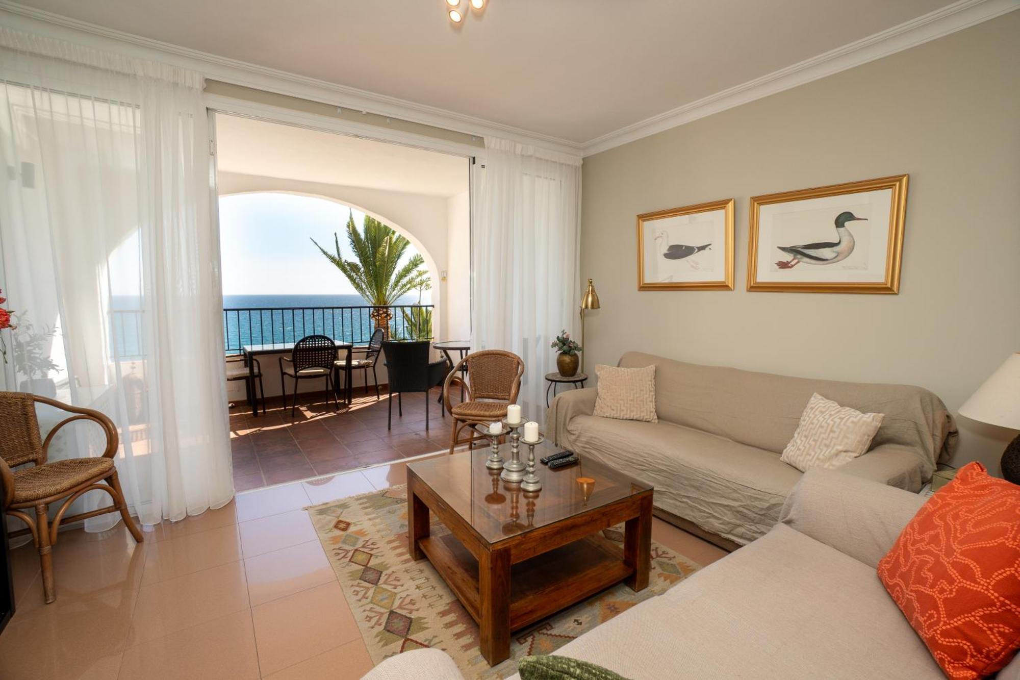 Tuhillo 2f Menyber Nerja