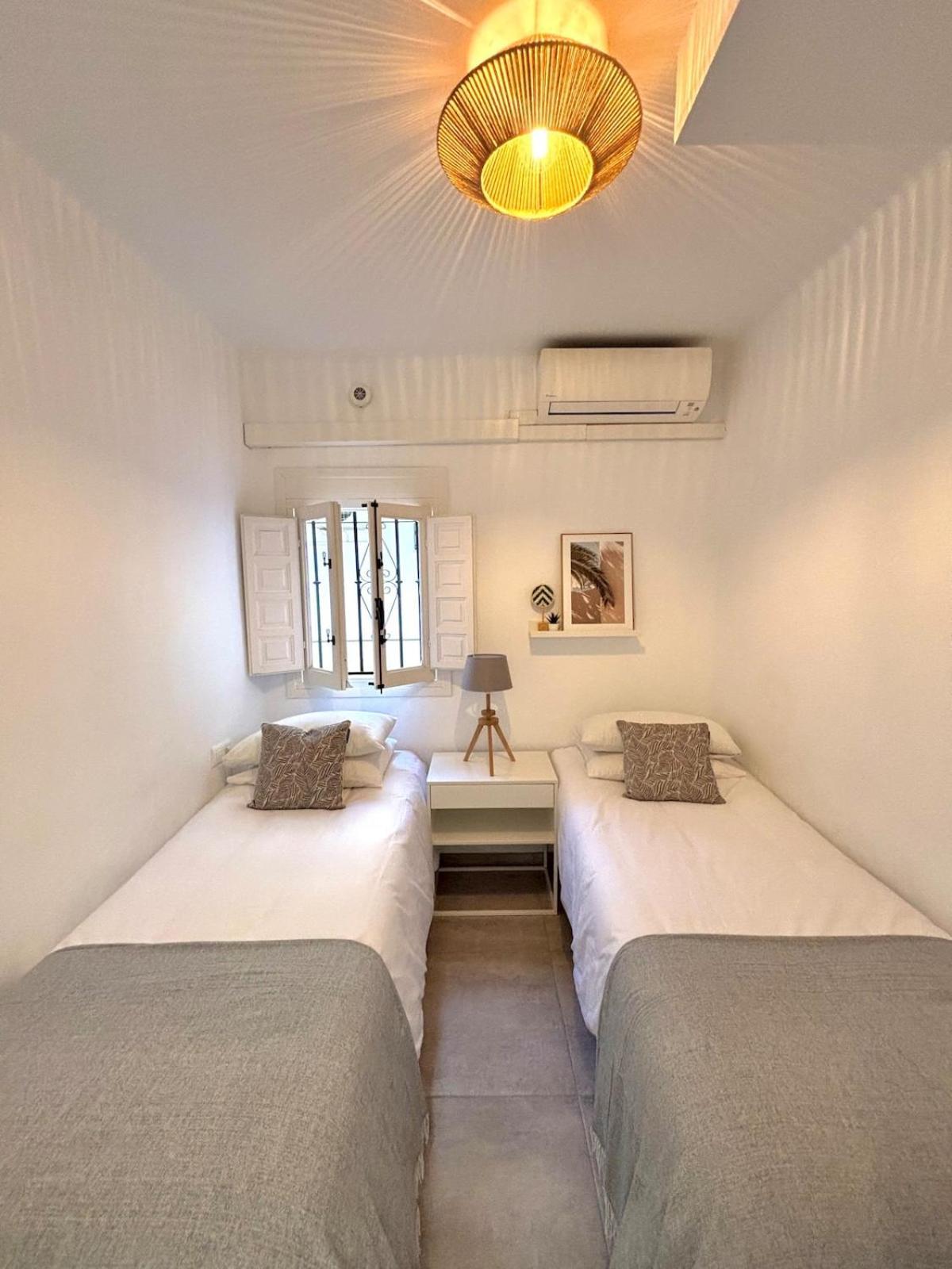 New With Sea View, Big Terrace & Pools Nerja