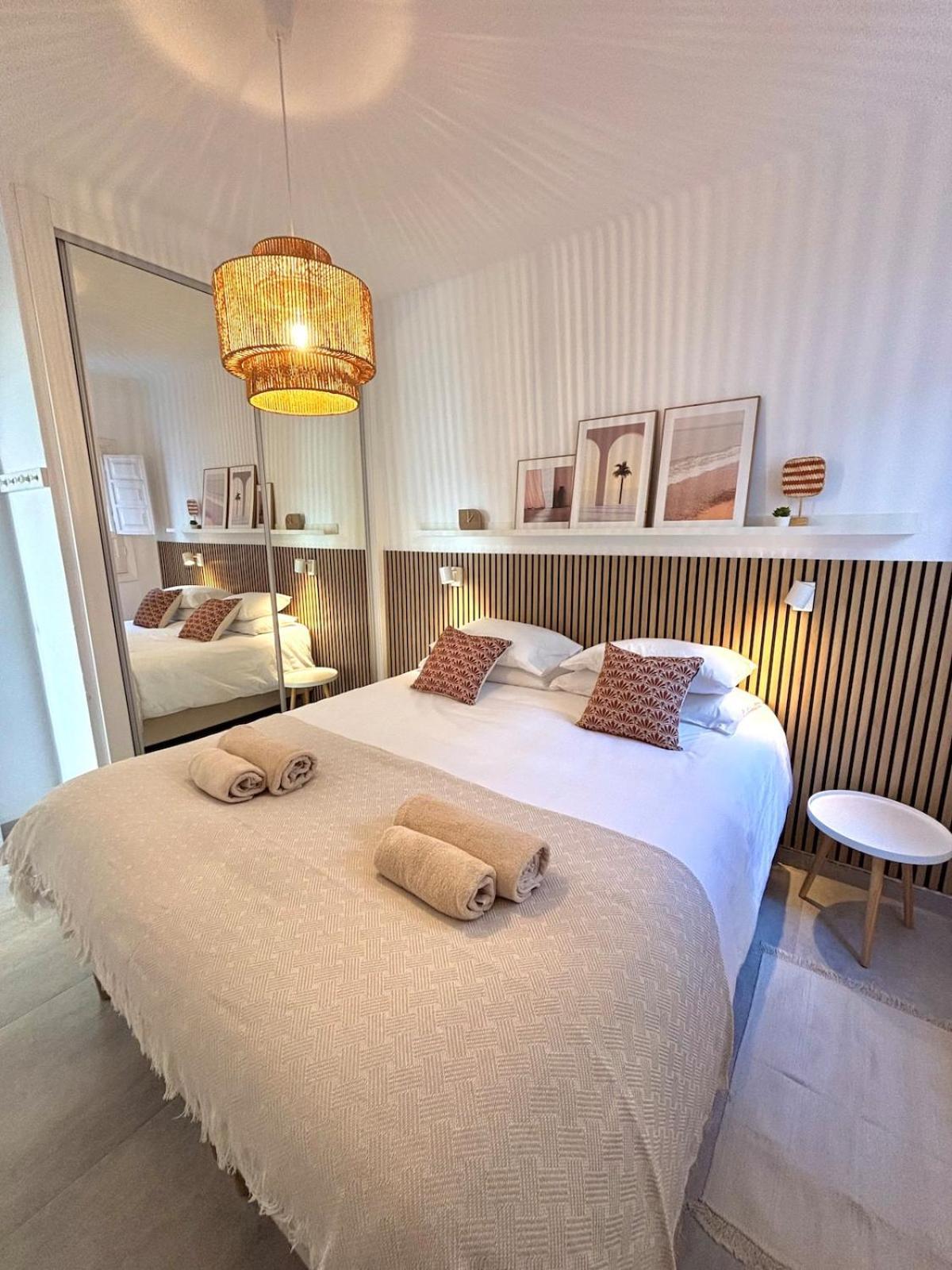 Apartment New With Sea View, Big Terrace & Pools