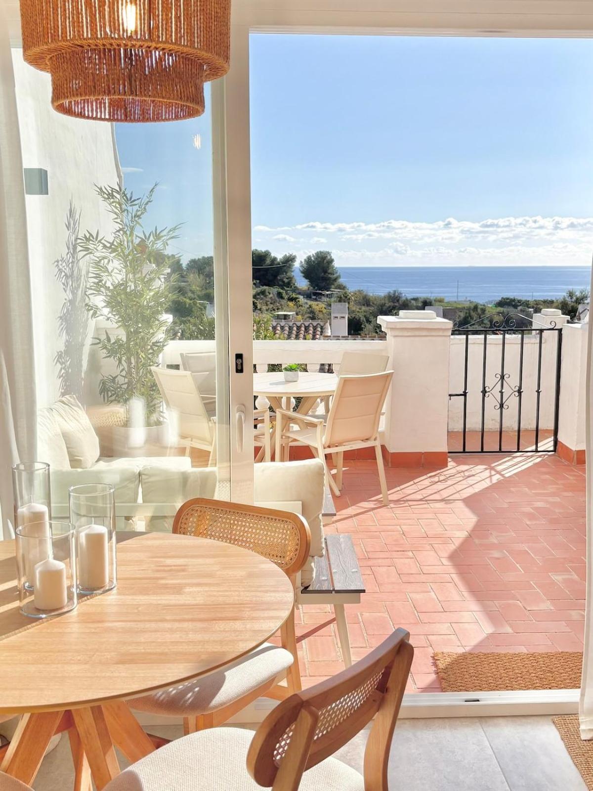 New With Sea View, Big Terrace & Pools Apartment