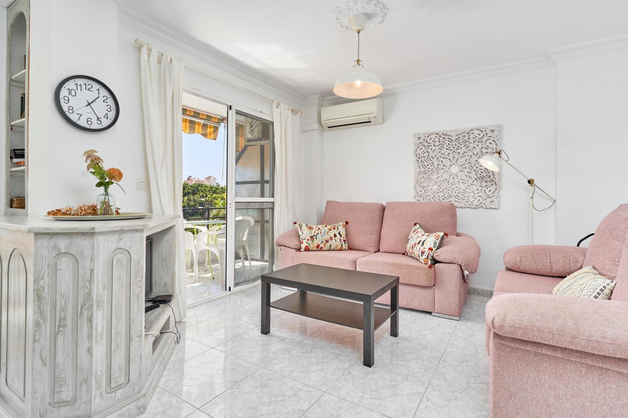 Hawaii 1st Floor Burriana, Apartment Nerja