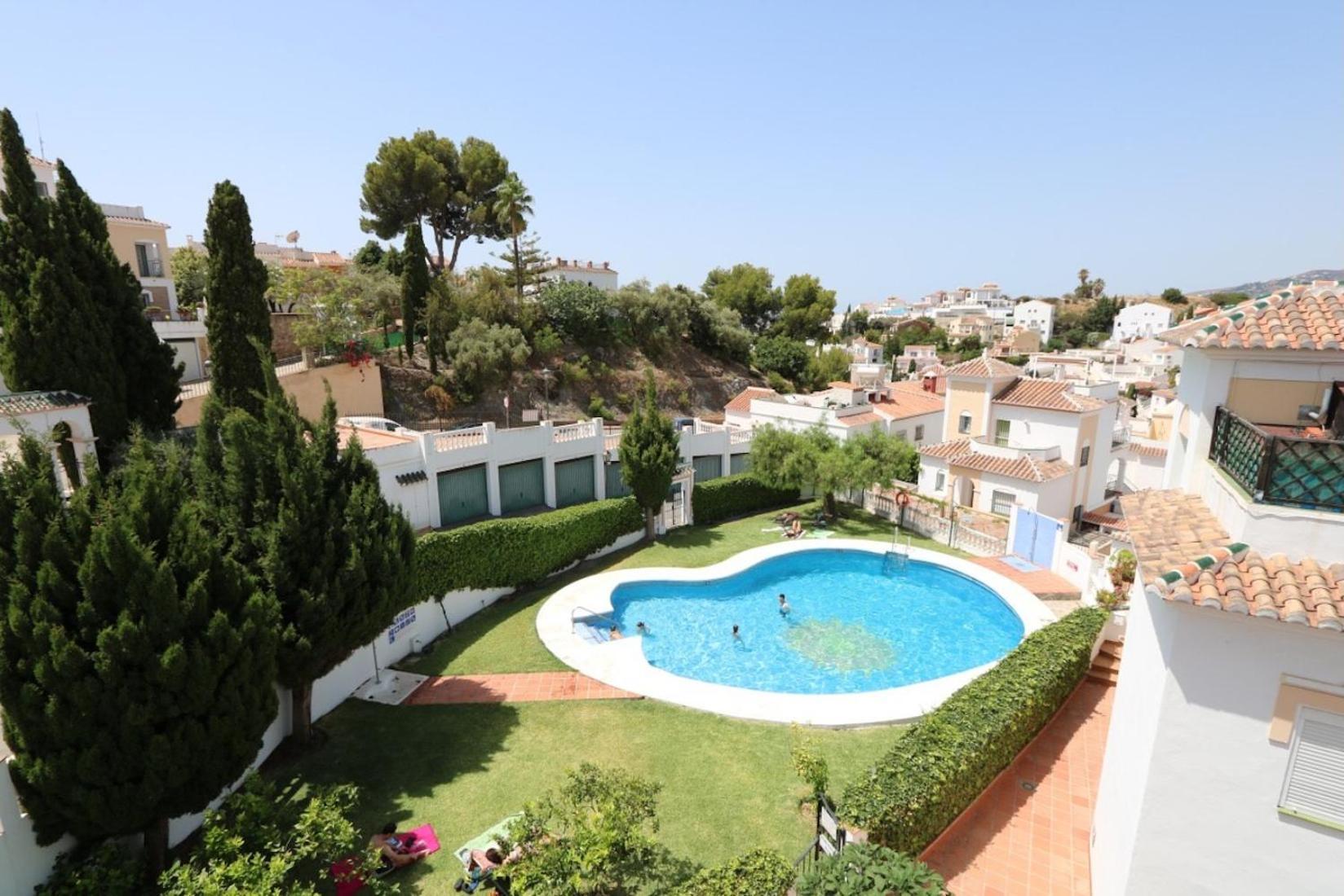 Chic Retreat With A Spacious Garden, Near Burriana * Nerja