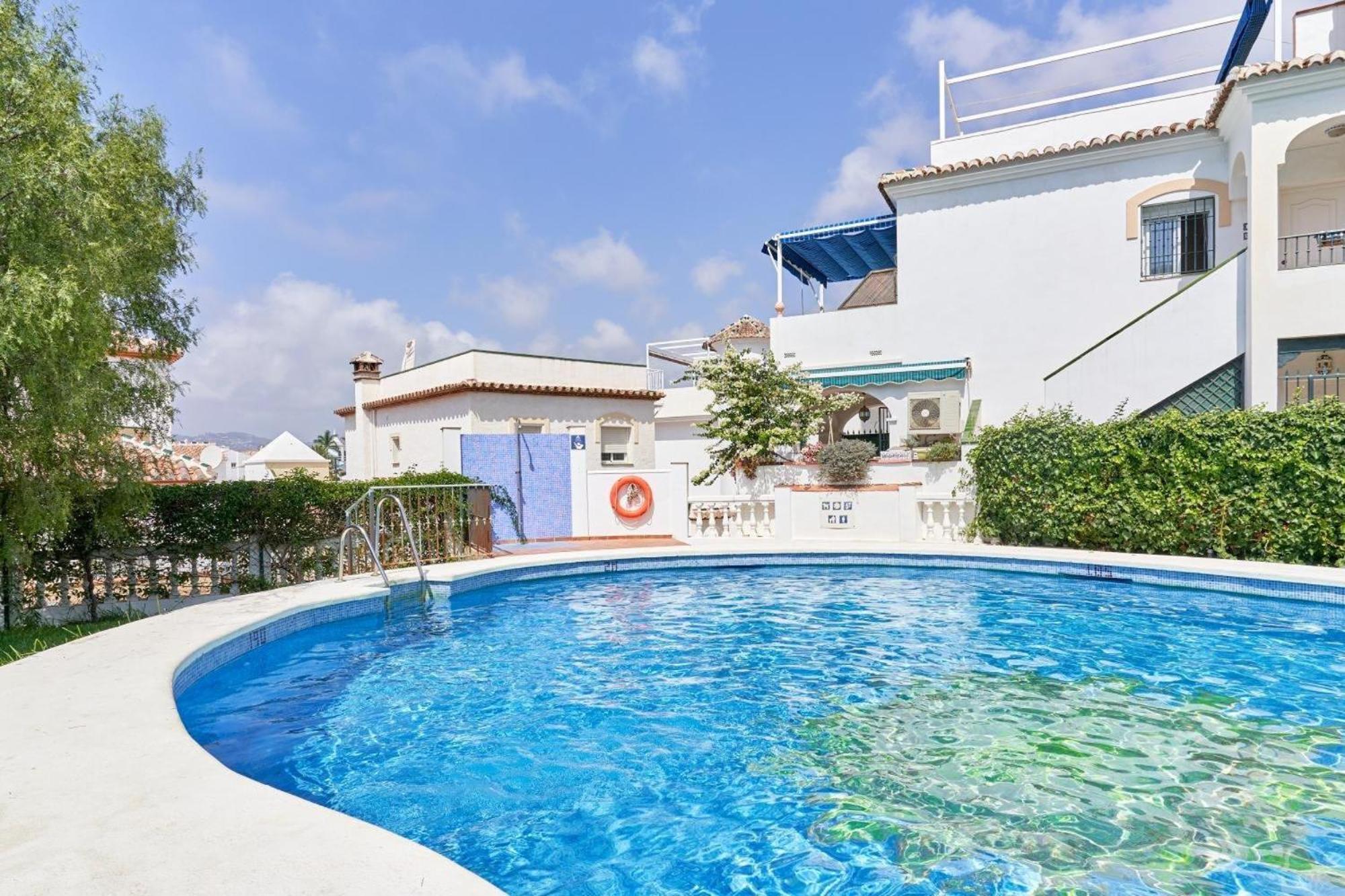 Chic Retreat With A Spacious Garden, Near Burriana * Nerja
