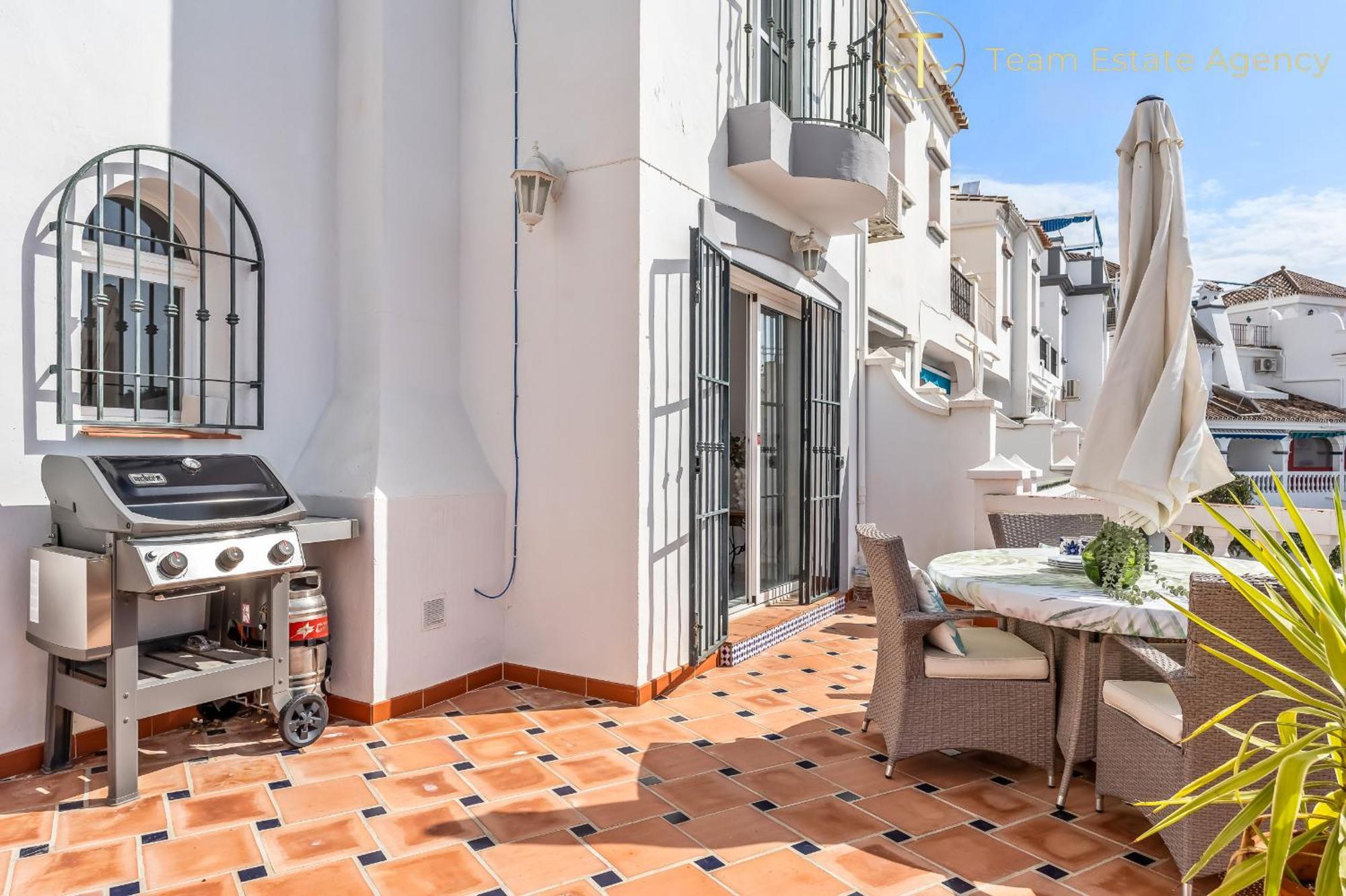 Chic Retreat With A Spacious Garden, Near Burriana Nerja