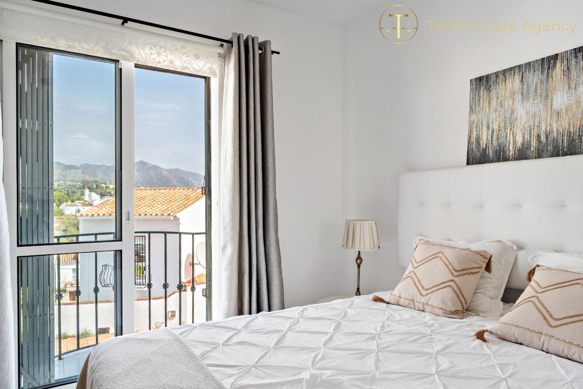 Chic Retreat With A Spacious Garden, Near Burriana * Nerja