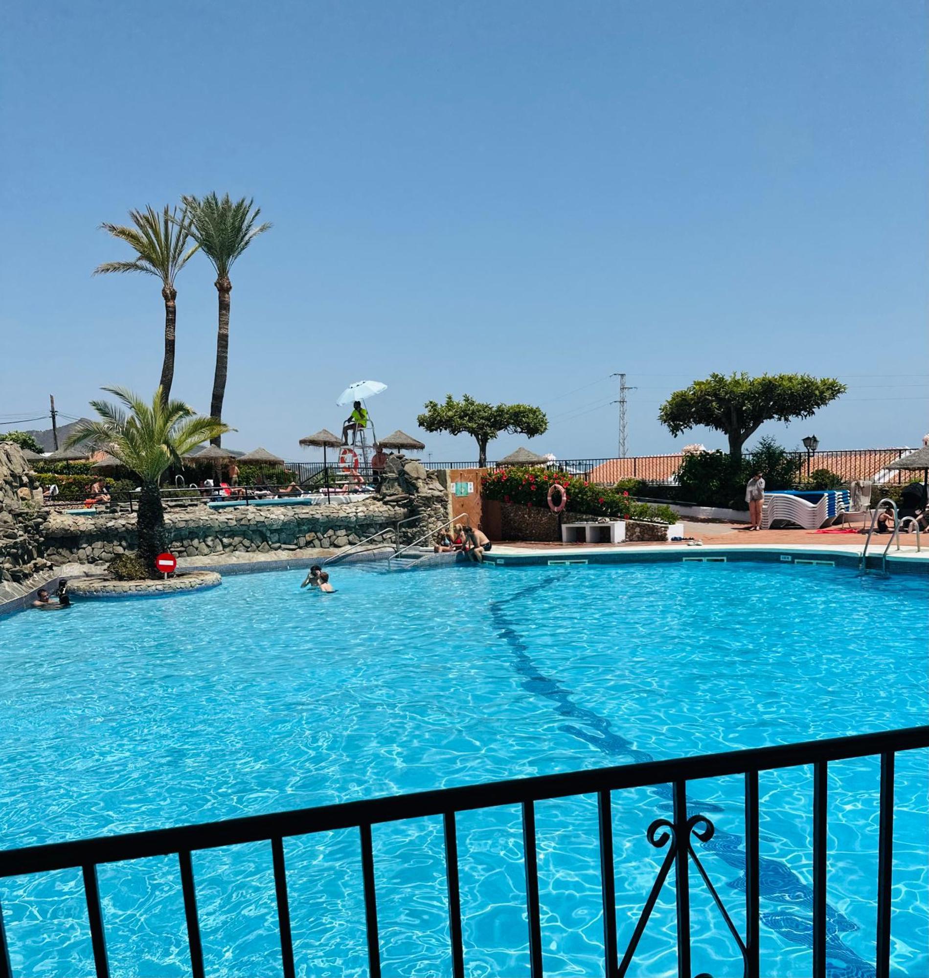Right By The Pool Area In Capistrano Village! Appartement *