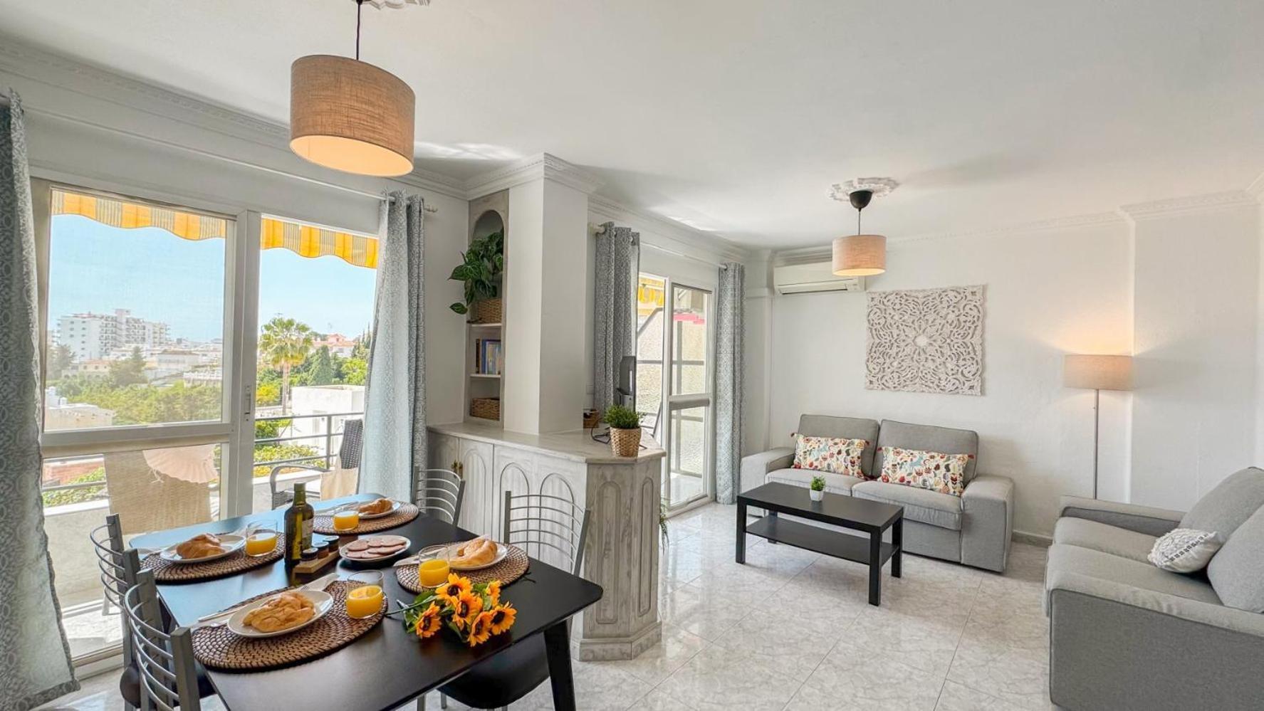 Apartment Hawaii 1st Floor Burriana, Nerja