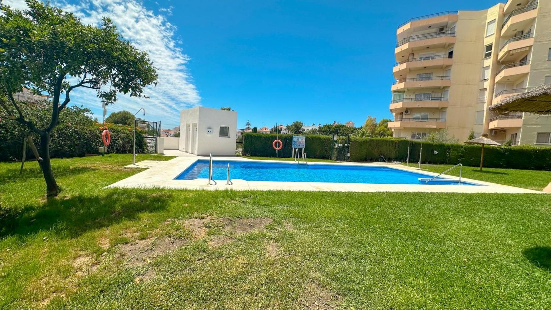 Apartment Hawaii 1st Floor Burriana, Nerja