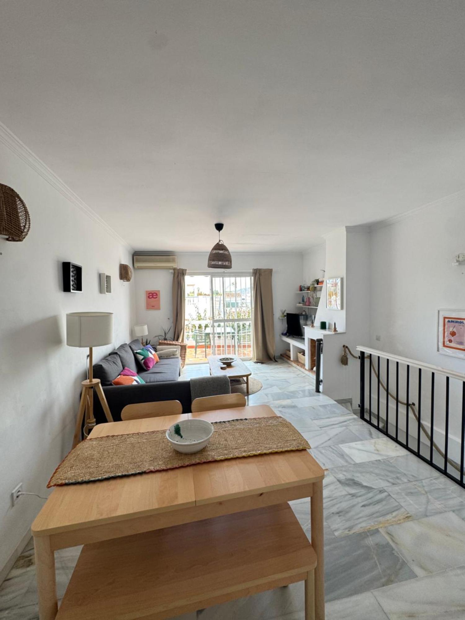 Beautiful Views, Pool & Just 10min To The