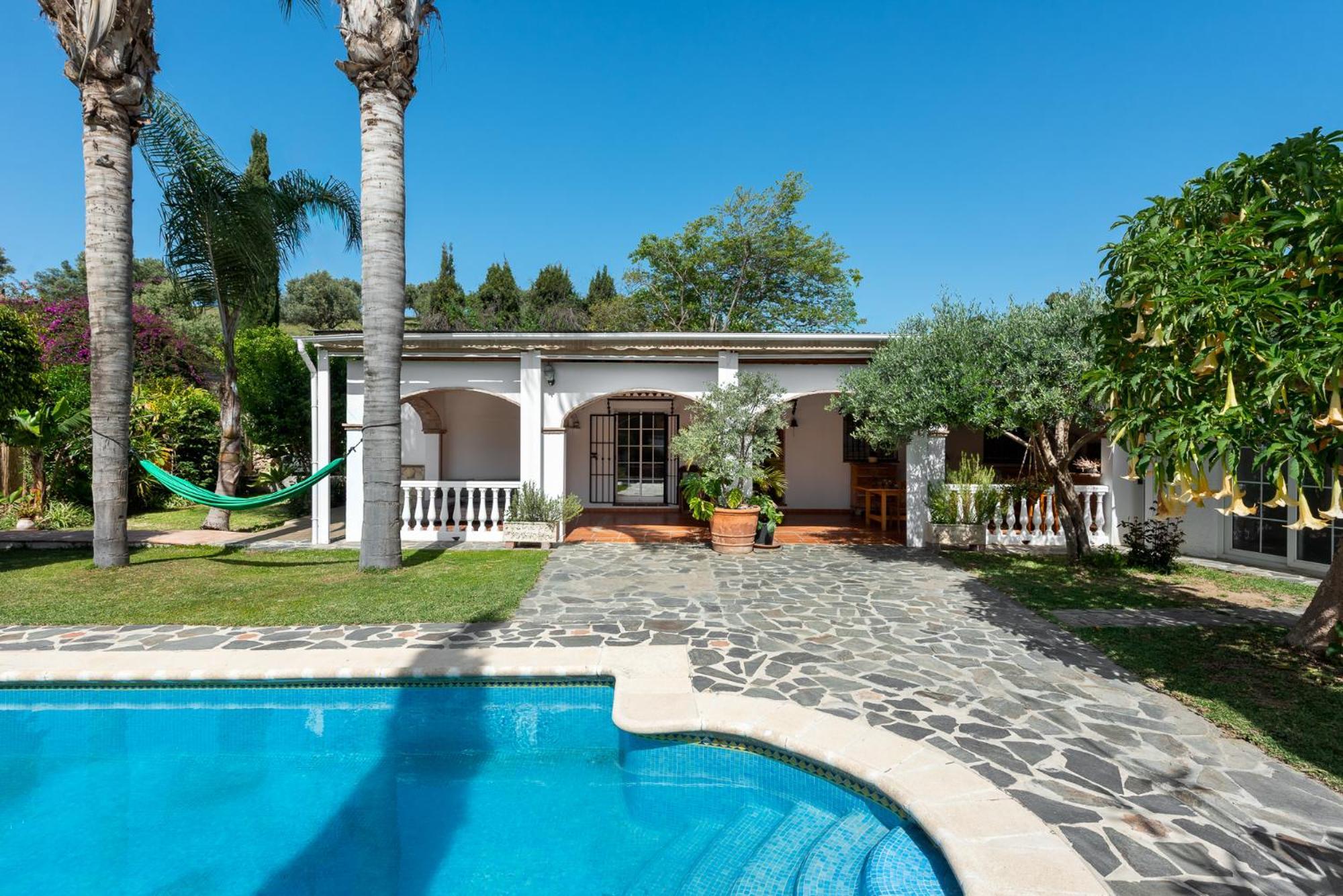 Cortijo Andaluz, Jacuzzi, Piscina, Palmeras Nerja.
