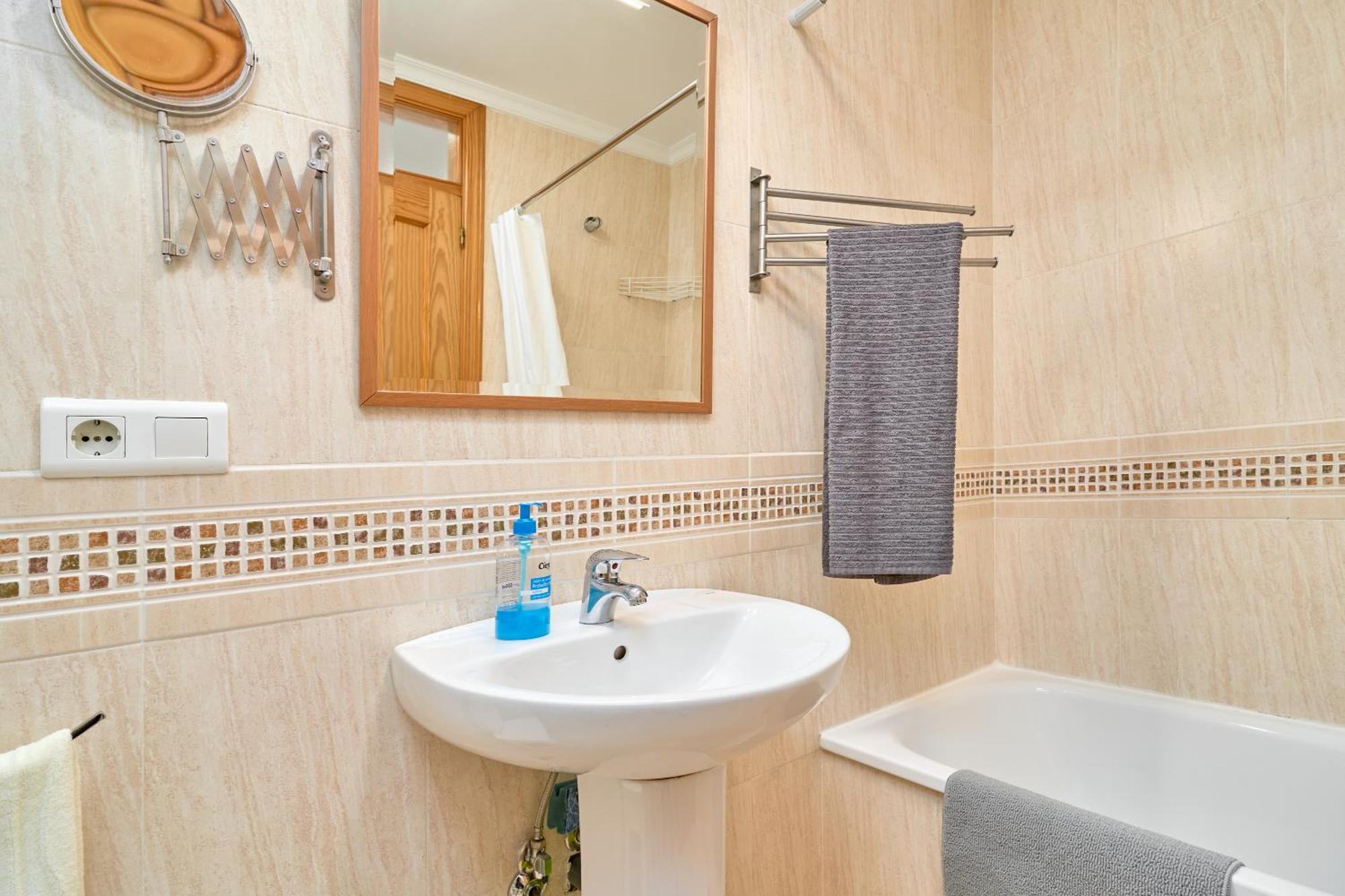 B Y G Apartamento Nerja