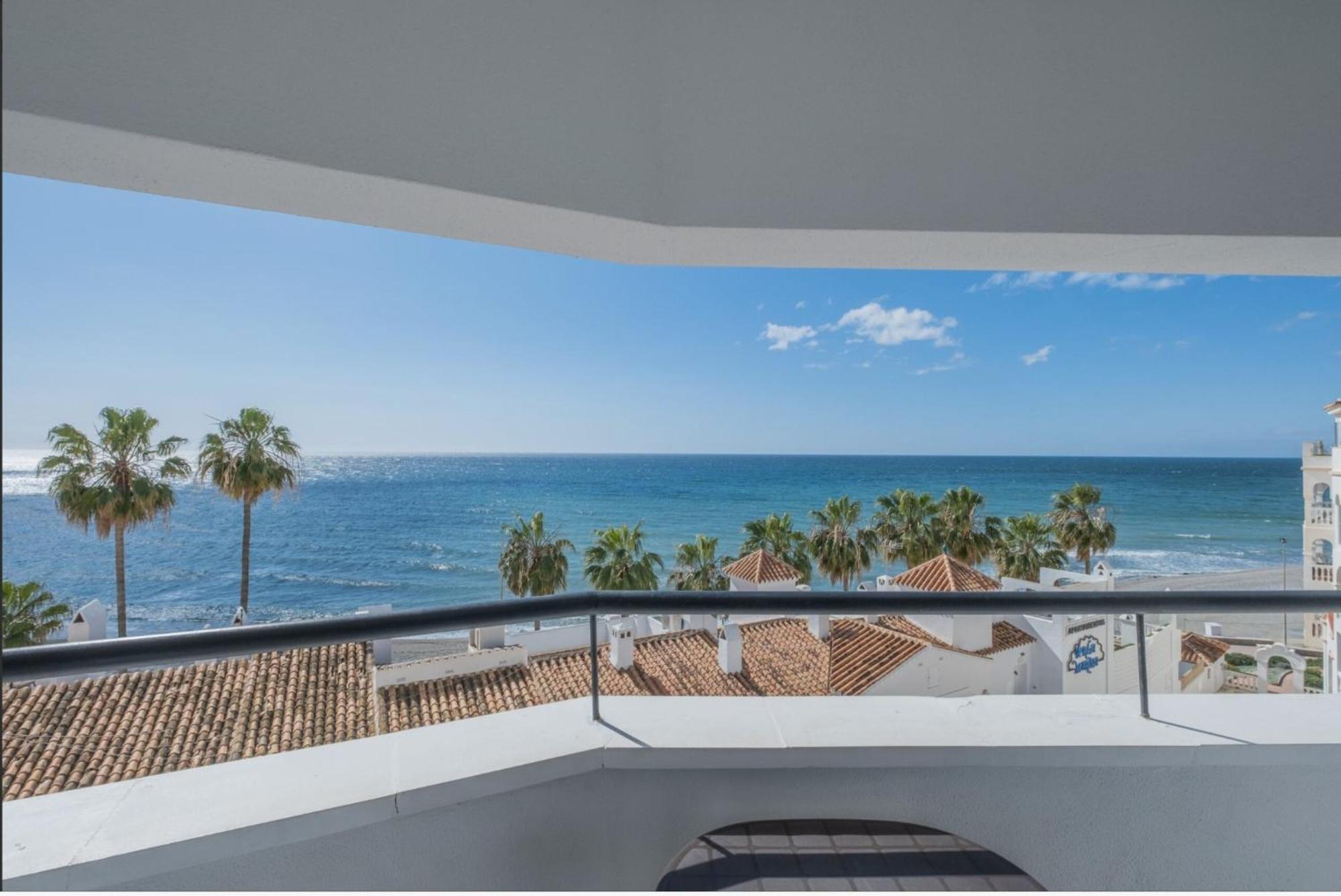 5 Chaparil Beach, Flat 3 With Sea Views Nerja
