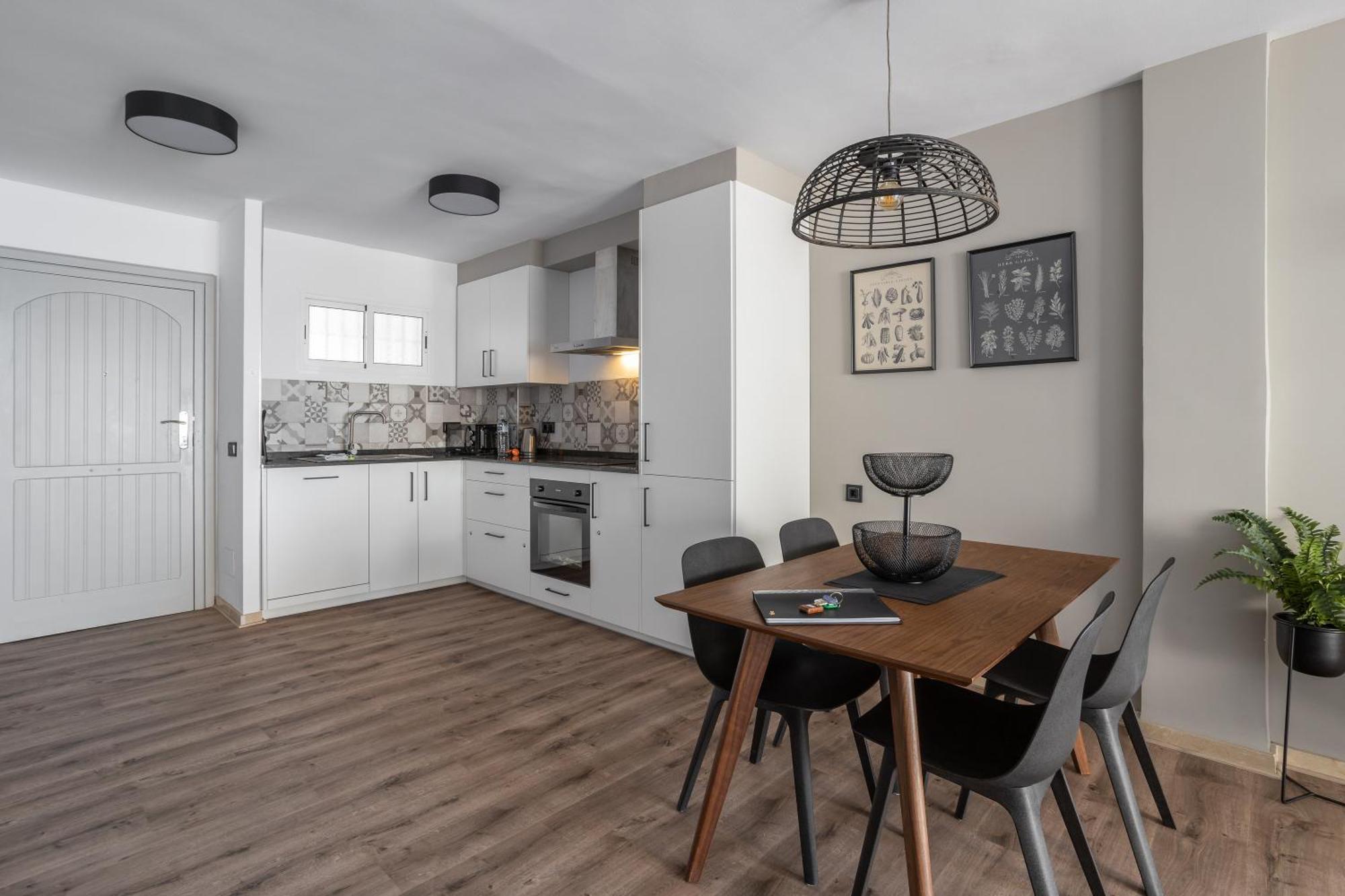 Apartment Stylish With Sea View