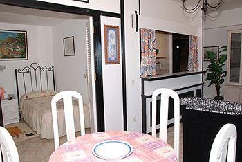 Mediterraneo Apts Apartment *