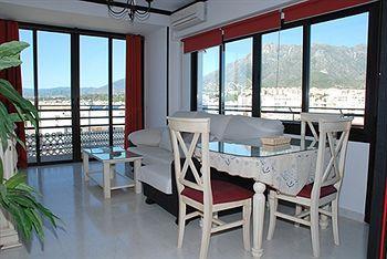 Mediterraneo Apts * Nerja