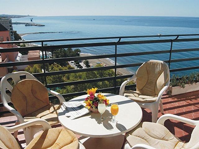 Mediterraneo Apts * Nerja