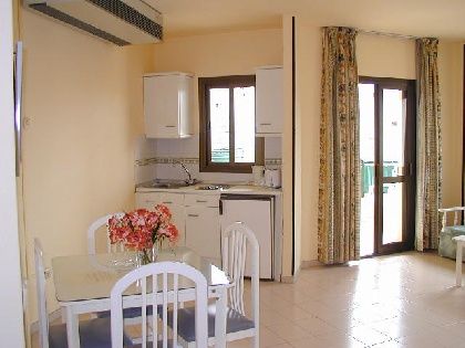 Mediterraneo Apts Apartment *