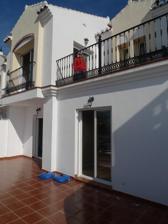- Casa De Familia * Nerja