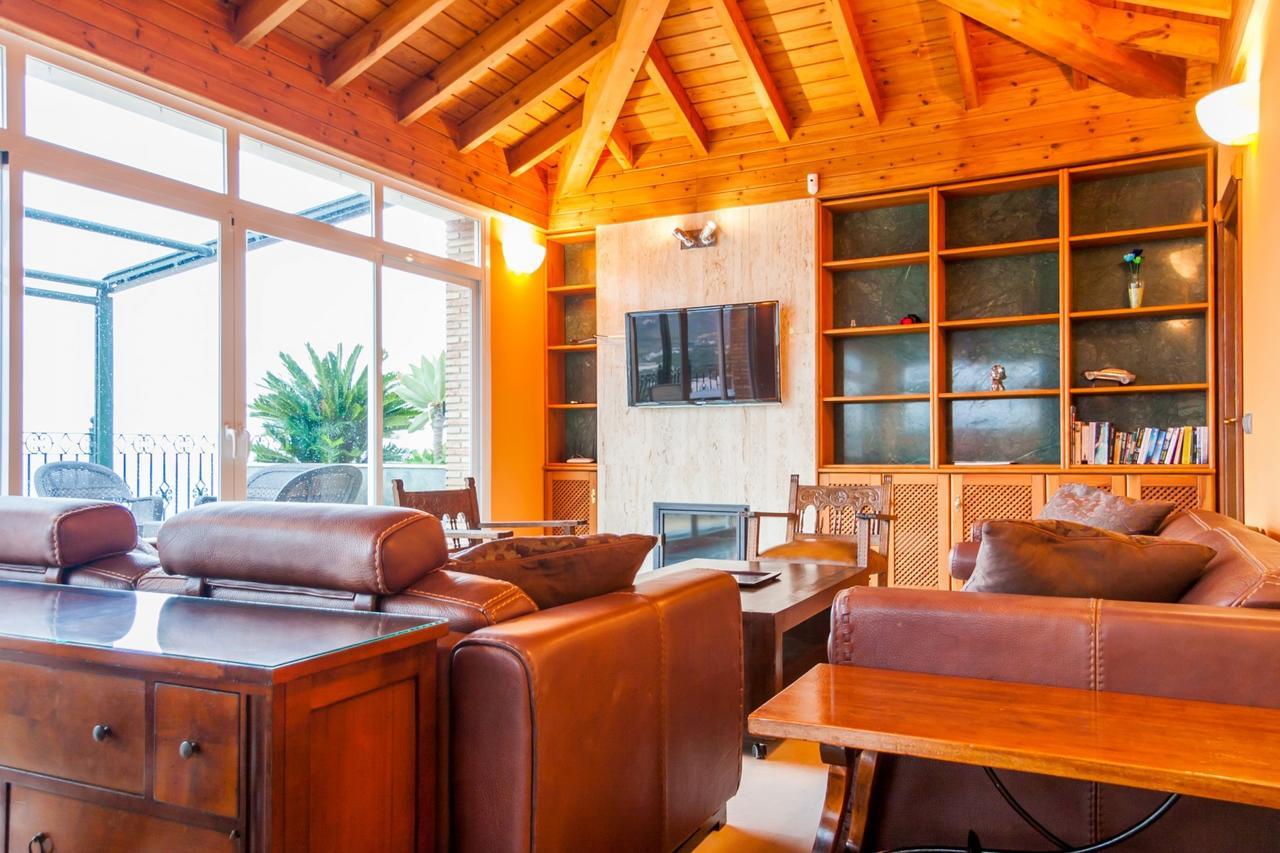 Vista Lara Villa