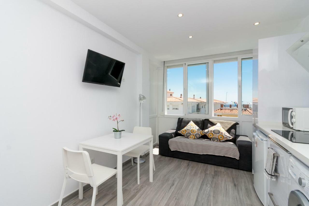 Cool And White Torrecilla Playa Apartment *