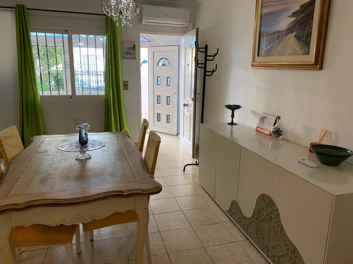 Casa Torrecilla Linda Adosado 2 A 50 Metros De La Playa Torrecilla Nerja