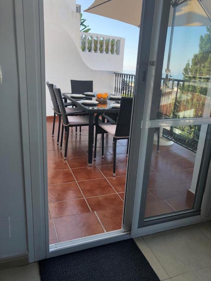 - Casa De Familia