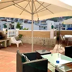Casa En Nerja Con Gran Terraza, Muy Luminosa Y En Tranquila Urbanizacion