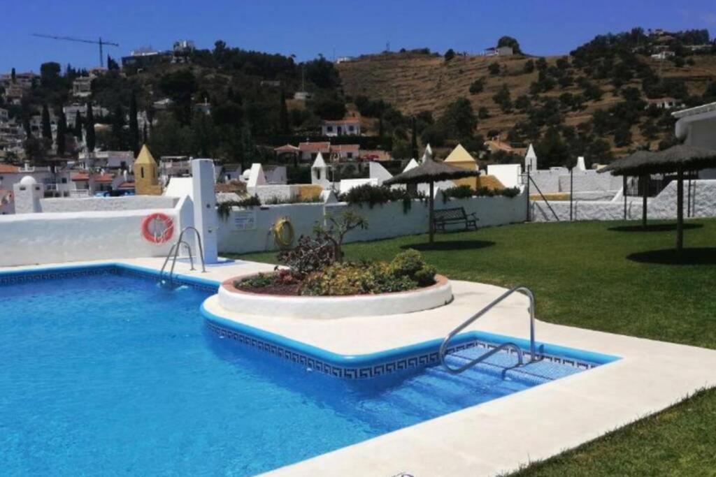 Casa En Con Gran Terraza, Muy Luminosa Y En Tranquila Urbanizacion