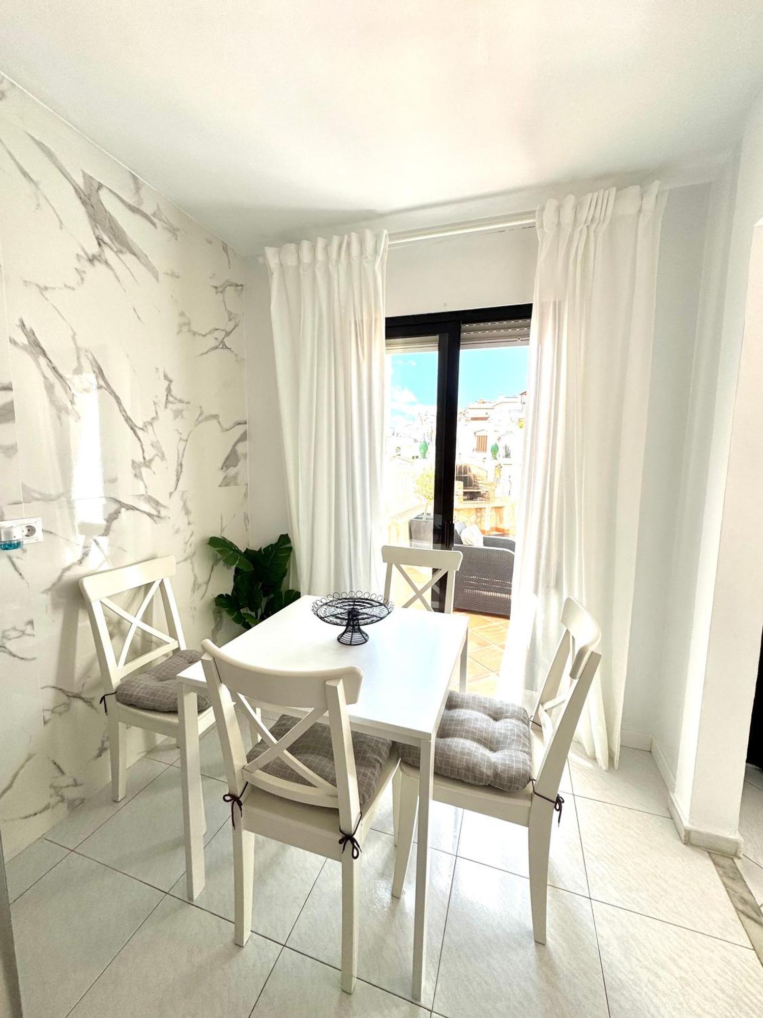 Casa En Con Gran Terraza, Muy Luminosa Y En Tranquila Urbanizacion Ferienhaus