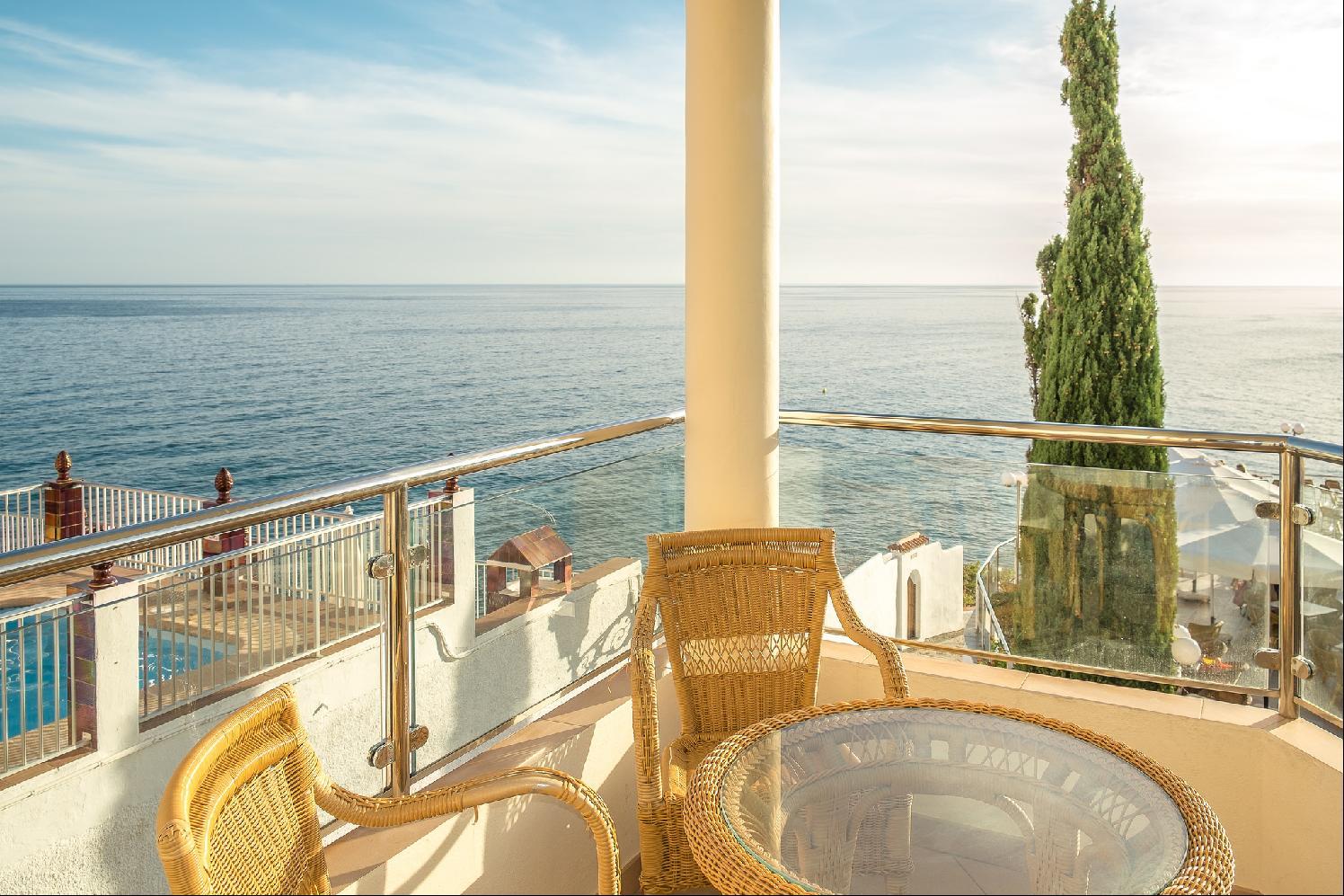 Toboso Apar - Turis Nerja
