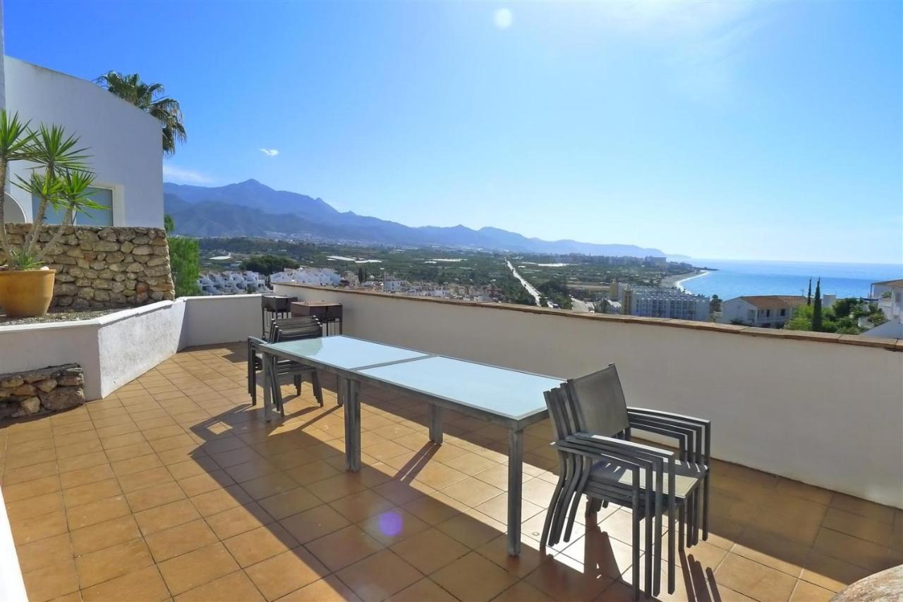 Opp Beach Nerja, Costa Del Sol. Sleeps 12+ Villa *