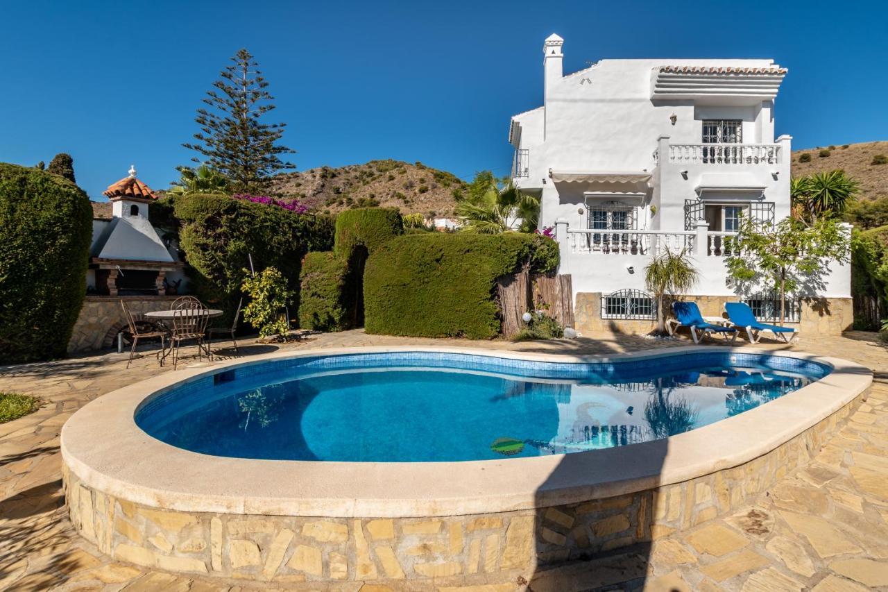 Olivos, * Nerja