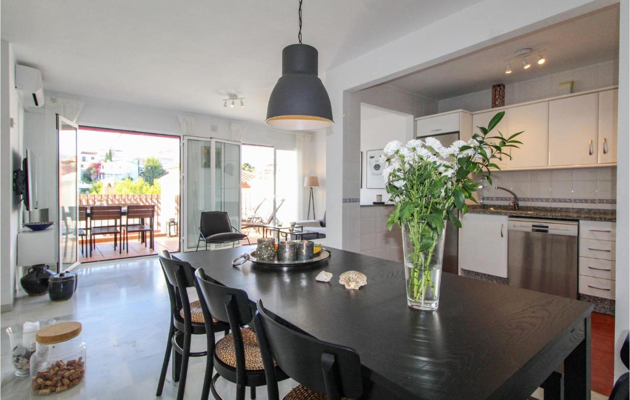 Apartment 3 Bedroom Lovely In *