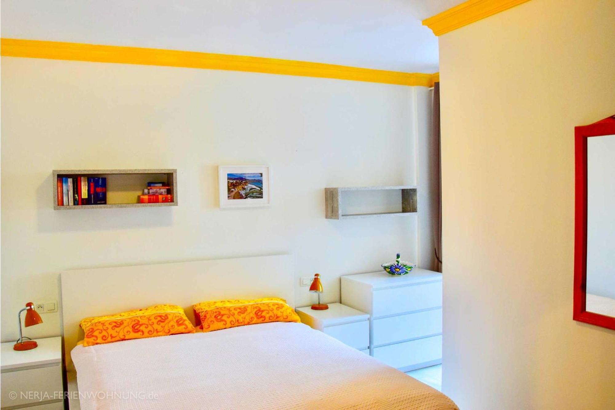 Komfortable Erste Strandreihe Playa Burriana Nerja