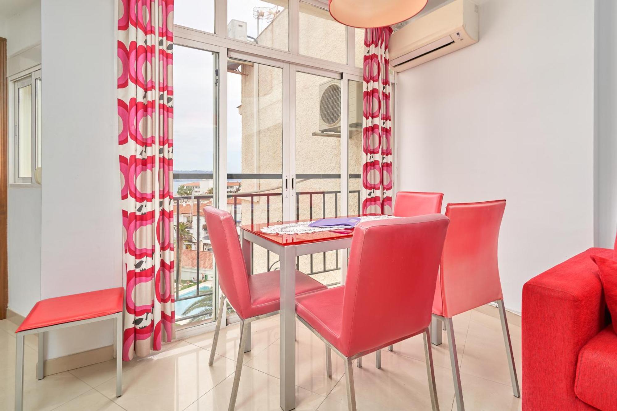 Apartment 1 Bed With Sea View *