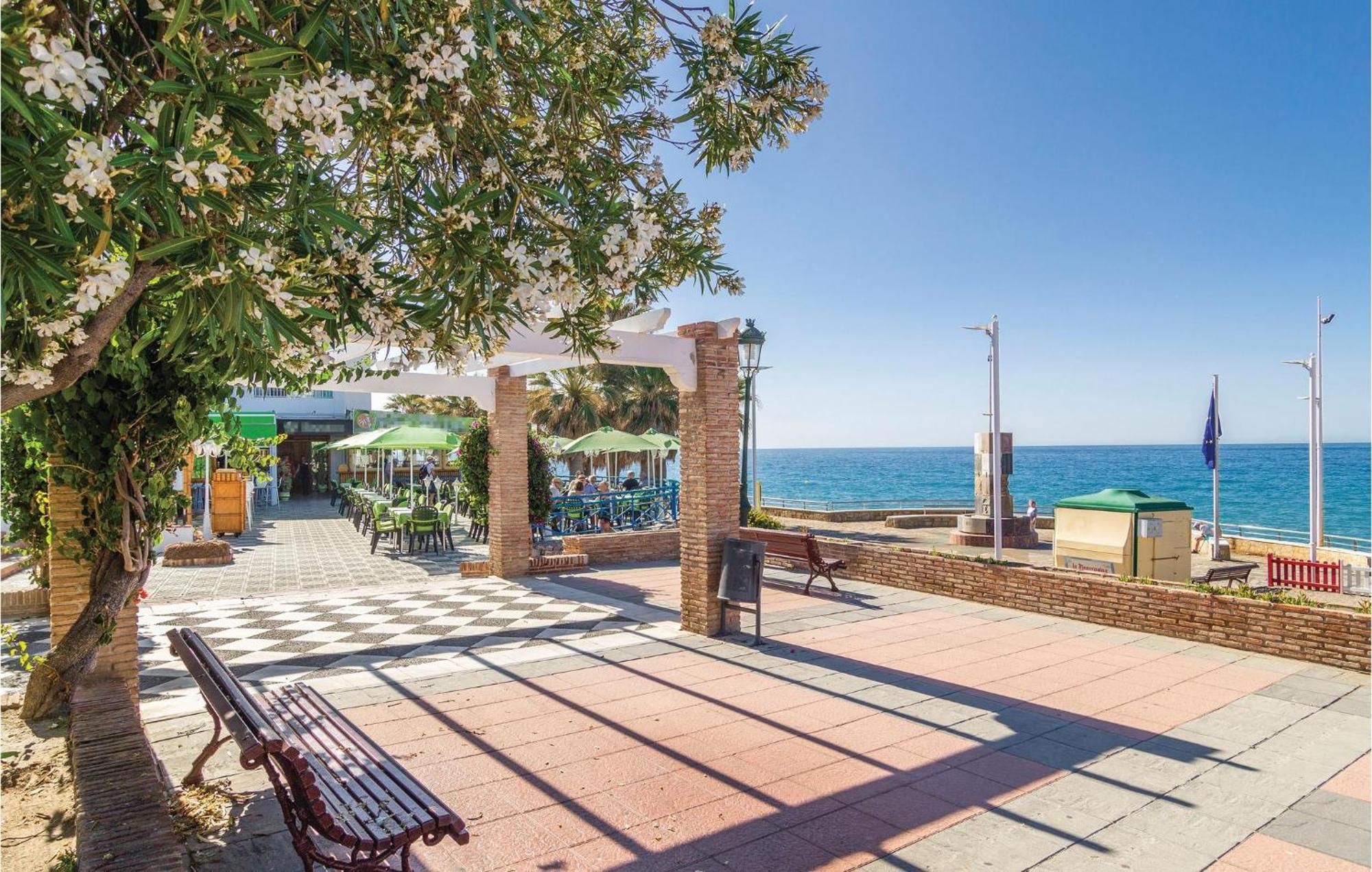 3 Bedroom Lovely In Apartment *