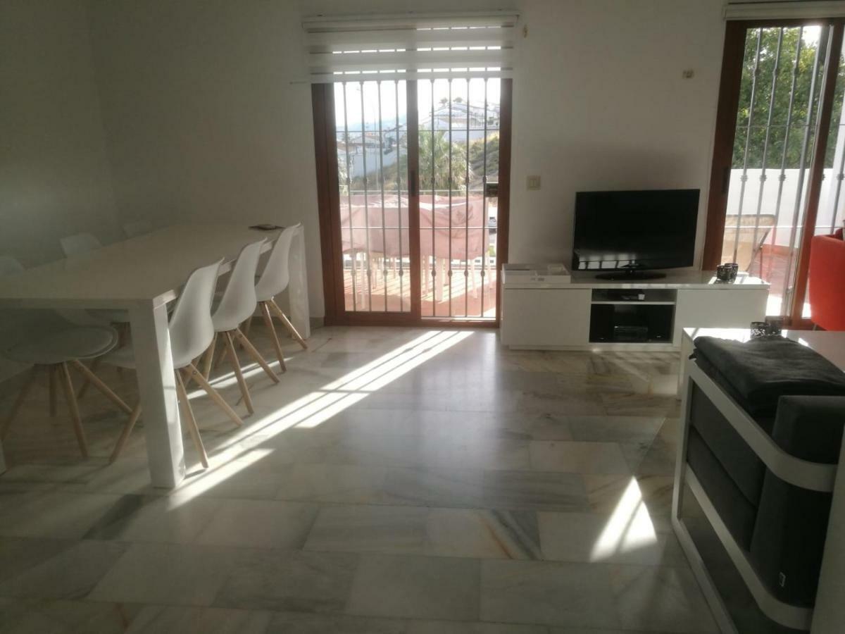 Сasa de vacaciones Adosado En Urb Flamingo Nerja